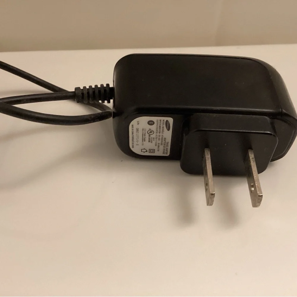 Genuine Samsung ATADS30JBE Travel Adapter Wall Charger 4.75V 0.55A Power Supply